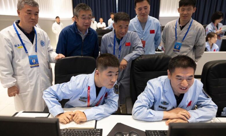 China aluniza con éxito en la cara oculta