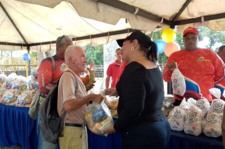 1.260 adultos mayores del municipio Buroz del estado Miranda, recibieron CLAP especial