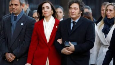 Victoria Villarruel y Karina Milei, junto al presidente Javier Milei