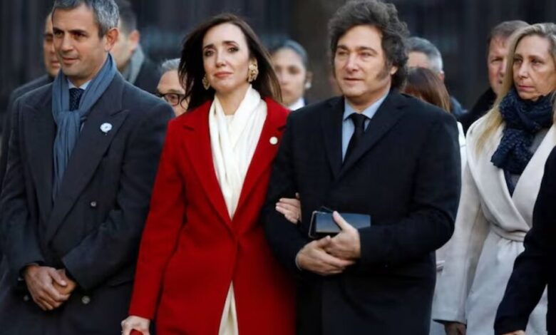 Victoria Villarruel y Karina Milei, junto al presidente Javier Milei