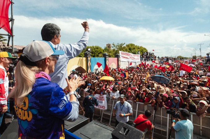 Guerra de encuestas en medio de la campaña electoral