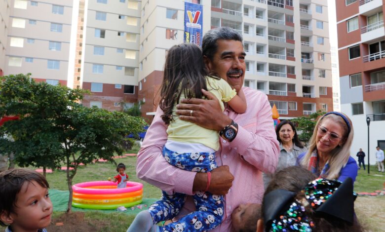Maduro entregó la vivienda 5 millones 100 mil, ubicada en Fuerte Tiuna, Caracas