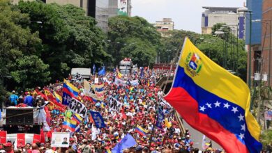 Con grandes marchas comienza la campaña electoral