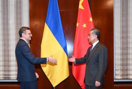 Ucrania busca en China ayuda para poner fin a la guerra