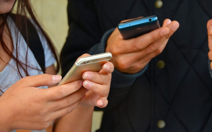 Sabotean red de telecomunicaciones en Francia