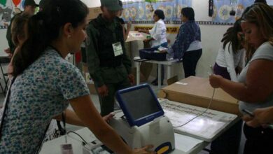 Padrino alerta de campaña para perturbar imagen de la FANB