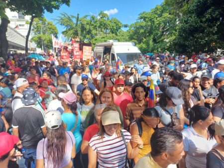 Menéndez: "Nosotros seguiremos en la calle permanentemente"