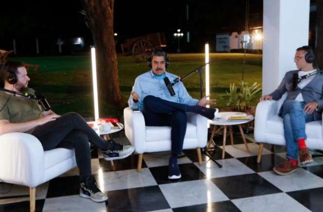 Transmisión del episodio número de 13 de su podcast