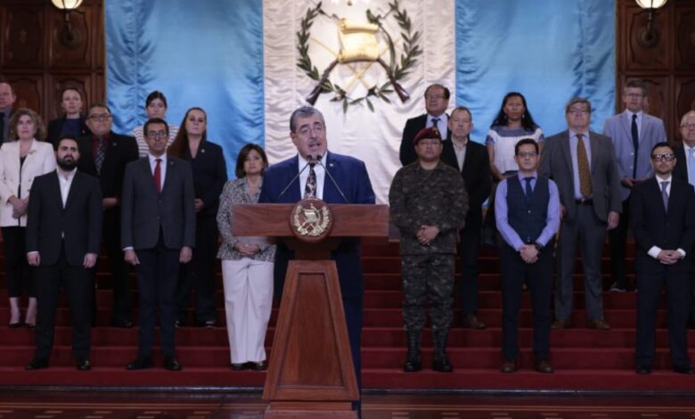 Arévalo solicita antejuicio contra Consuelo Porras