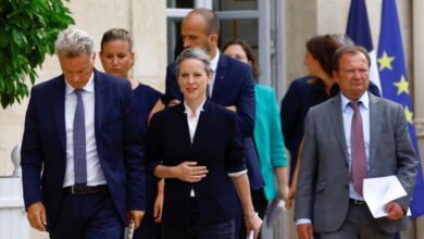 Macron inicia negociaciones para nombrar a un nuevo gobierno