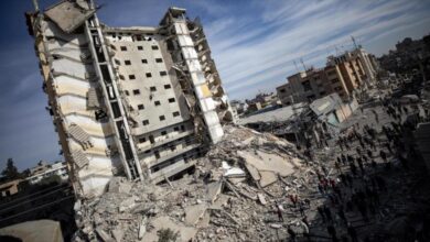 Israel ataca otro centro educativo y mata a 7 desplazados en Gaza