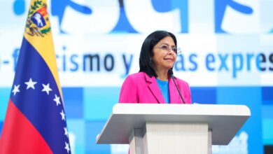Vicepresidenta Rodríguez exhorta en Congreso antifascista crear gran movimiento por la paz
