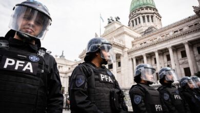 Justicia de Argentina investiga represión policial con gas pimienta a una niña