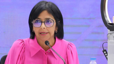 Delcy Rodríguez a Abinader: Póngase a derecho y páguele a Venezuela