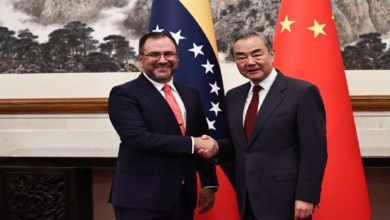 Cancilleres de China y Venezuela afianzan lazos de hermandad y cooperación
