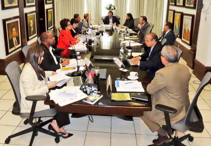 Honduras celebra declaración de inconstitucionalidad de las Zonas Especiales de Desarrollo Económico