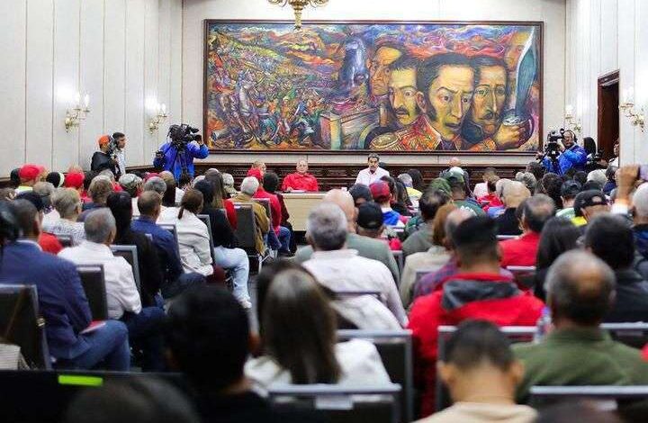 La Revolución Bolivariana es una fuerza inexpugnable vacunada contra la traición, afirmó Maduro