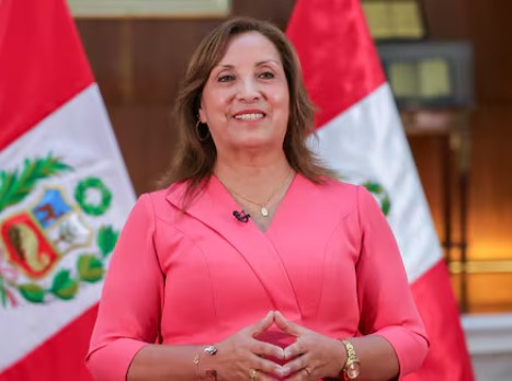 Fiscalía de Perú investiga a Boluarte por la fuga de Cerrón
