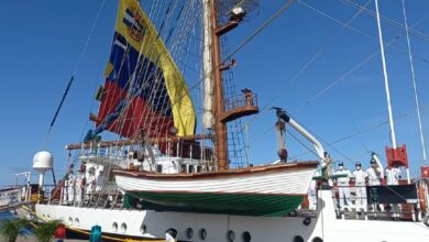 Buque Escuela Simón Bolívar arriba a Playa Valdez en Margarita