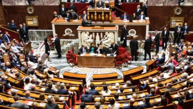 Parlamento admite trámite para destitución de Macron