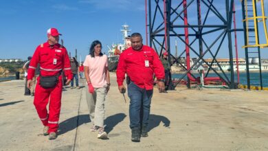 Delcy Rodríguez constata operatividad del Centro Refinador Paraguaná