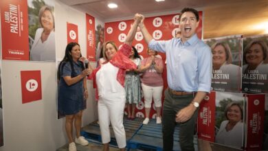 Partido de Trudeau pierde elecciones parciales y aumentan presiones para que renuncie
