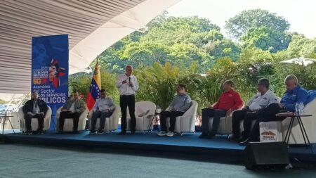 Vicepresidencia de Obras Públicas y Servicios debate propuestas rumbo al Congreso del Bloque Histórico