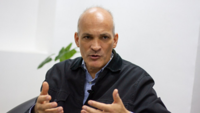 Ricardo Menéndez: la función de la derecha es tratar de anclarnos al pasado