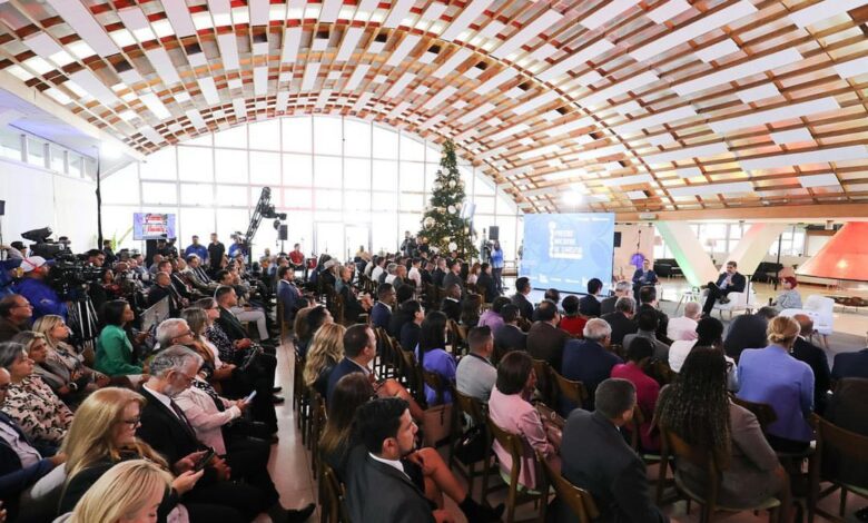 Maduro: Tenemos el reto de desarrollar nuestro propio modelo turístico