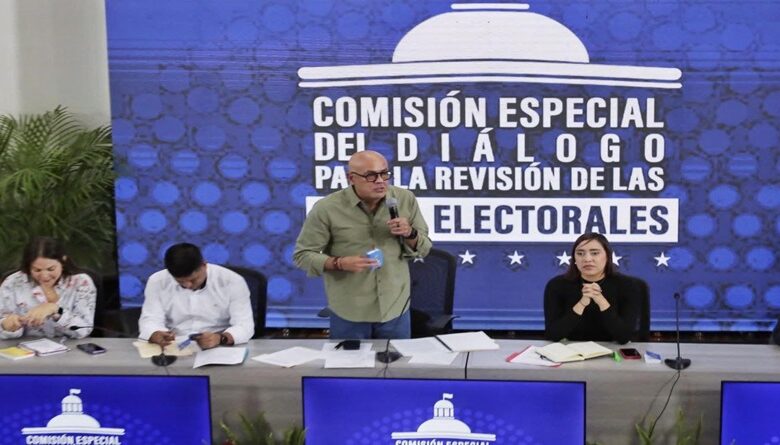 Leyes electorales estarán reformadas antes del 15-D, afirmó Jorge Rodríguez