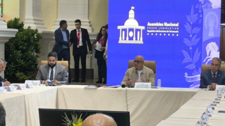 Parlamento venezolano inicia diálogo con partidos políticos para revisar leyes electorales