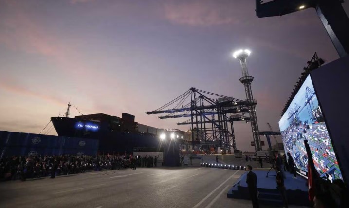 Xi y Boluarte inauguran un megapuerto de Chancay