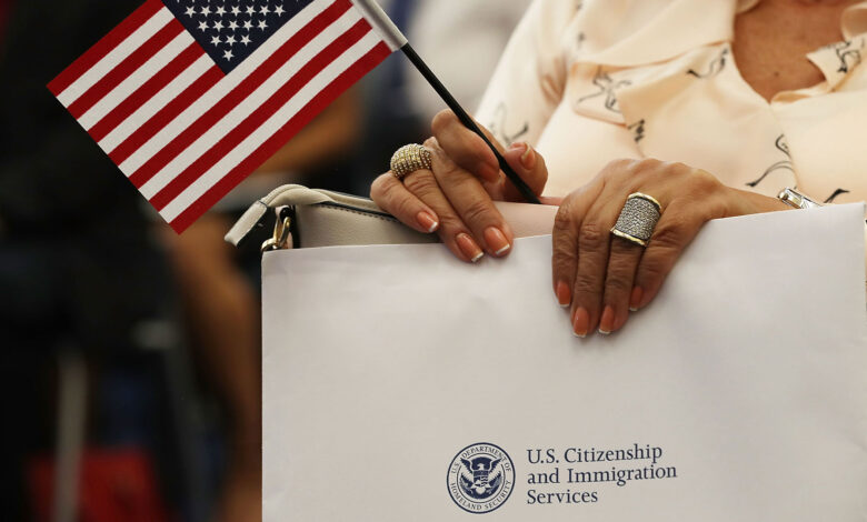 Juez anula plan de Biden sobre migración