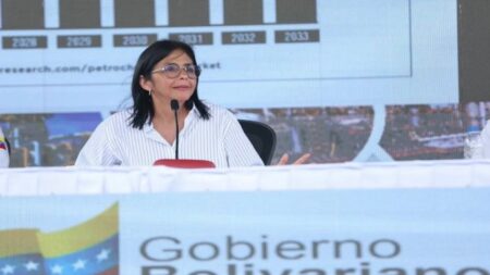 Vicepresidenta: “No hay bloqueo criminal que pueda detener a Venezuela”