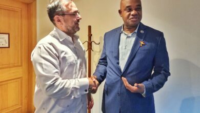 Canciller Gil exige a su par de Colombia "detener ya charlatanería" sobre Venezuela