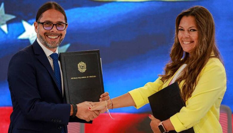 Agencia de noticias rusa Sputnik y el Minci firman Memorándum de Entendimiento