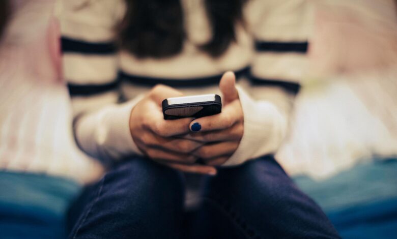Australia prohibirá acceso a redes sociales a menores de 16 años