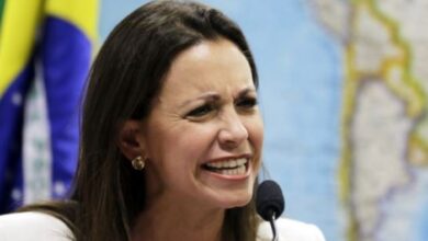 María Corina Machado está entre Panamá y Colombia pidiendo sanciones, afirma Maduro