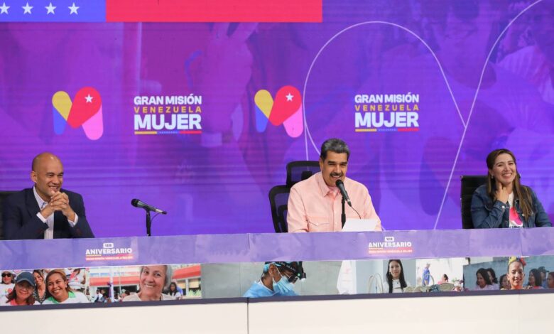 Maduro: La revolución avanza integralmente en la protección de la mujer