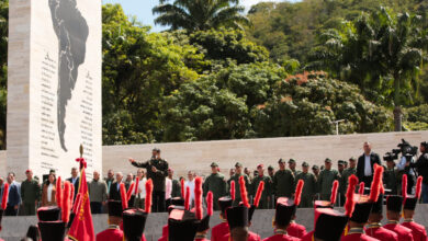 Comandante en Jefe de la FANB condecora a integrantes del cuerpo castrense