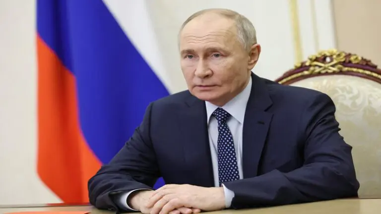 Putin pide disculpas a presidente azerbaiyano por accidente del avión AZAL