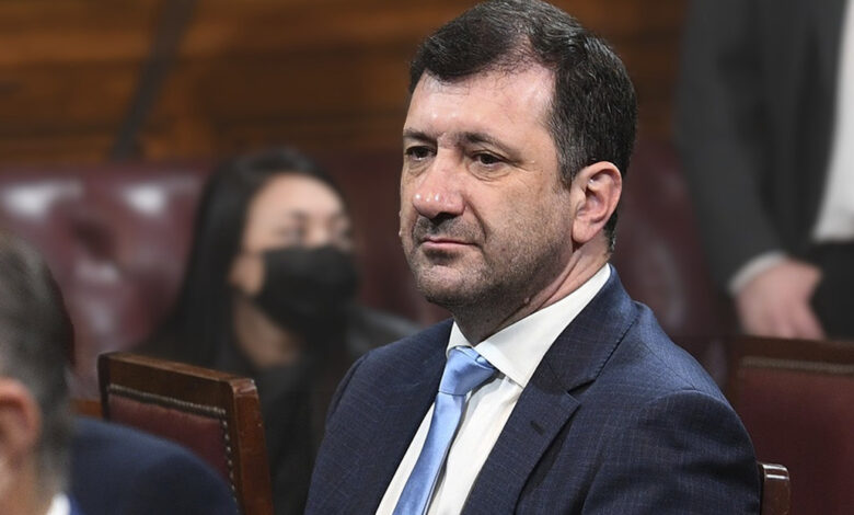 Expulsado del Senado argentino legislador detenido en Paraguay con más de 200.000 dólares