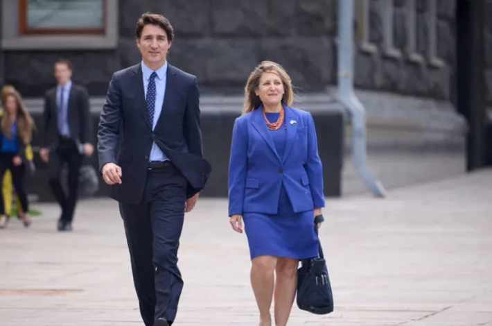 Renuncia de ministra de Finanzas hace tambalear al Gobierno de Justin Trudeau