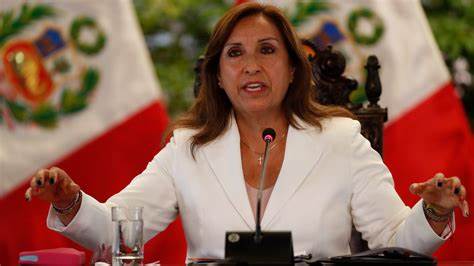 Fiscalía de Perú investiga a Boluarte por posible abandono del cargo