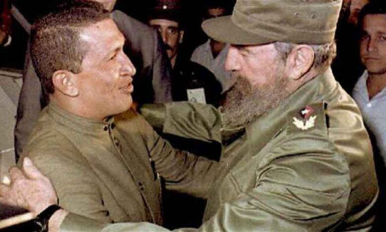 Presidente de Venezuela rememora 30 años del abrazo de Fidel y Chávez