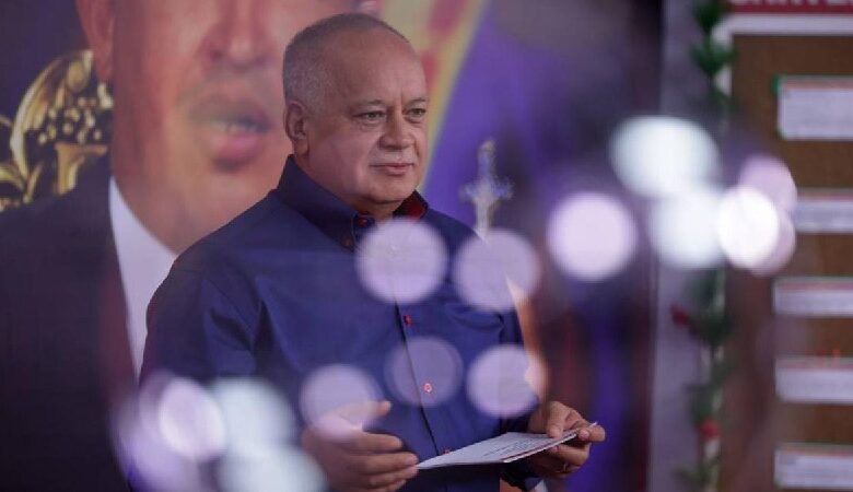 Cabello: El 10 de enero veremos si es más efectivo una mano con pintura o una banda presidencial