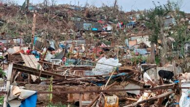 Macron decreta duelo y promete reconstrucción de Mayotte devastada por ciclón Chido