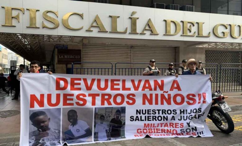 Ecuador exige respuestas tras tres semanas de desaparición de niños