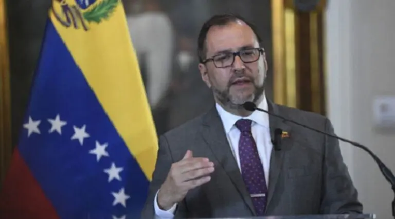 Canciller venezolano a Bullrich: Su plan terrorista fracasó, están siendo delatados