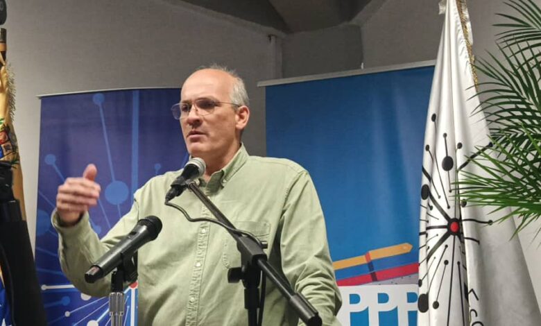 Vicepresidente Menéndez: "En Venezuela las cosas se deciden con el pueblo"
